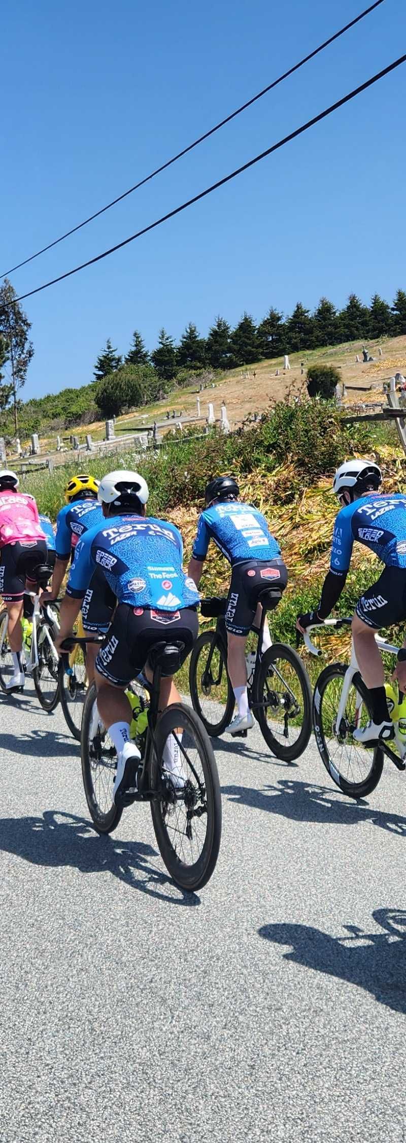 Terún Cycling Team club group shot