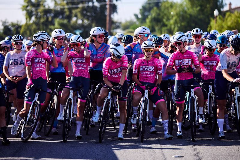 Elite women racing Redlands stage 3