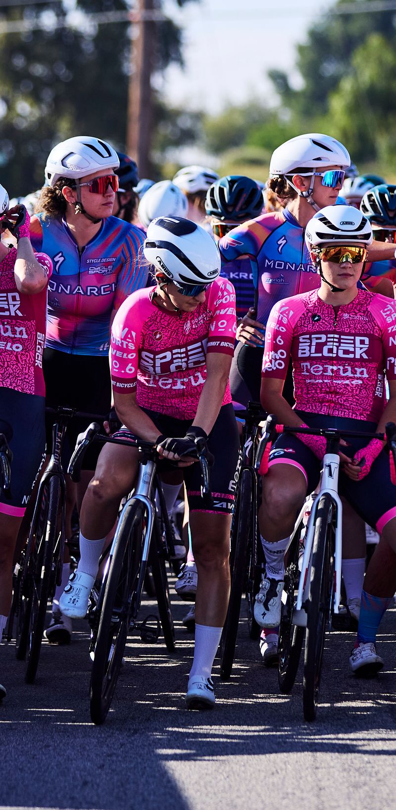 Elite women racing Redlands stage 3